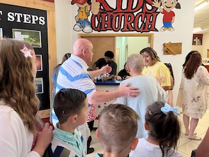 KidsChurchGathering300px